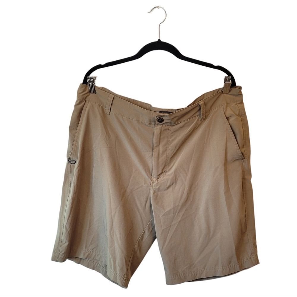 Columbia Dark Khaki Lightweight Shorts Size 38